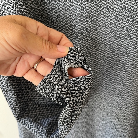 Athleta Sz M Flurry Peak UPF 50 Top Turtleneck Base Layer Gray Blouse - Picture 4 of 7